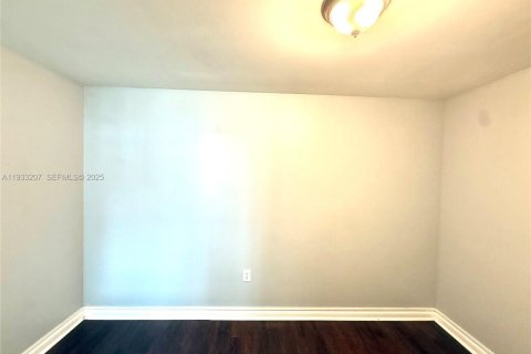 Снять в аренду кондоминиум в Майами, Флорида 2 спальни, 126.63м2, № 1991295 - фото 15