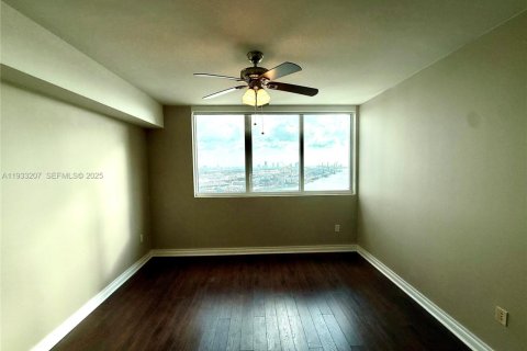 Снять в аренду кондоминиум в Майами, Флорида 2 спальни, 126.63м2, № 1991295 - фото 22