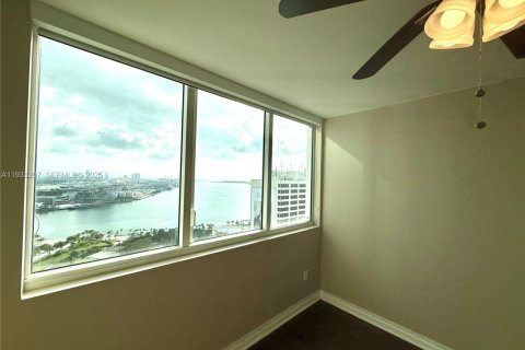 Снять в аренду кондоминиум в Майами, Флорида 2 спальни, 126.63м2, № 1991295 - фото 25