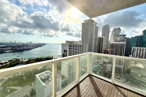 Снять в аренду кондоминиум в Майами, Флорида 2 спальни, 126.63м2, № 1991295 - фото 1