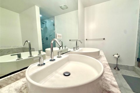 Снять в аренду кондоминиум в Майами, Флорида 2 спальни, 126.63м2, № 1991295 - фото 17