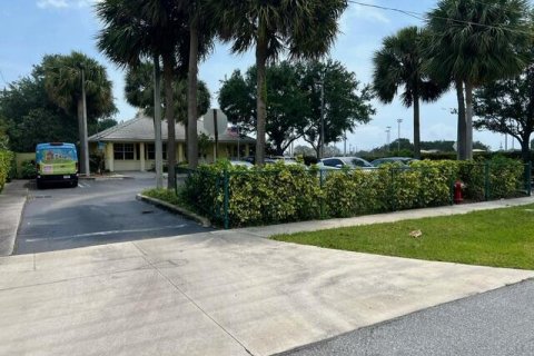 Commercial property in Boynton Beach, Florida № 1117902 - photo 1