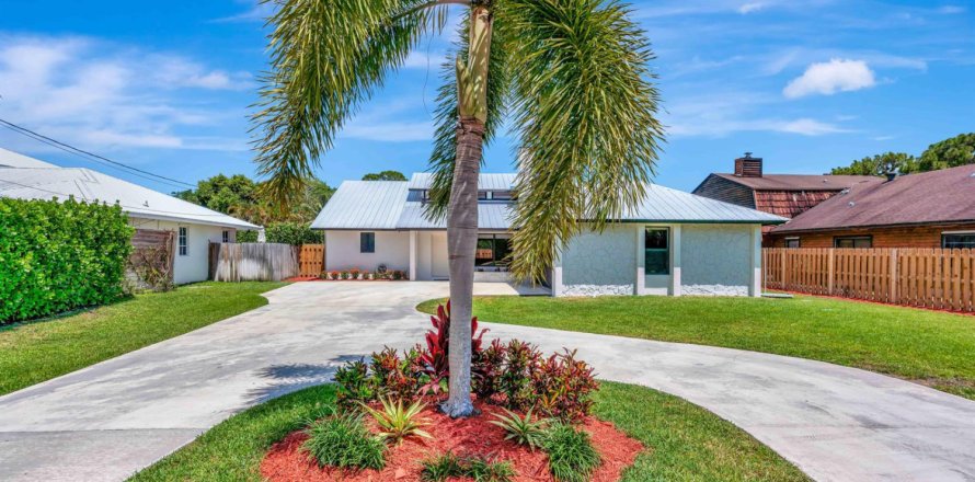 Villa ou maison à Tequesta, Floride 3 chambres, 155.43 m2 № 2387850