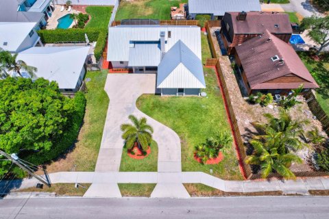 Villa ou maison à louer à Tequesta, Floride: 3 chambres, 155.43 m2 № 2387850 - photo 4