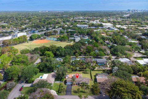 Villa ou maison à vendre à Pinecrest, Floride: 3 chambres, 150.78 m2 № 2068817 - photo 8