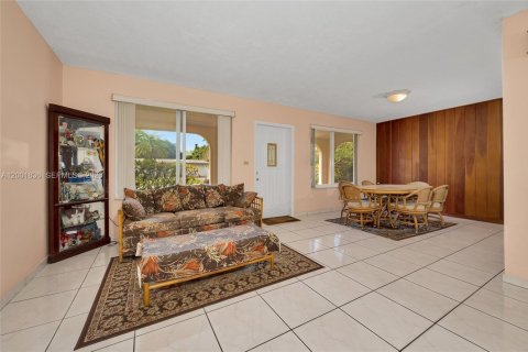 Villa ou maison à vendre à Pinecrest, Floride: 3 chambres, 150.78 m2 № 2068817 - photo 18