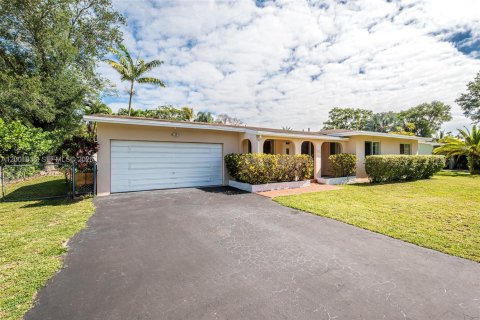 Villa ou maison à vendre à Pinecrest, Floride: 3 chambres, 150.78 m2 № 2068817 - photo 2