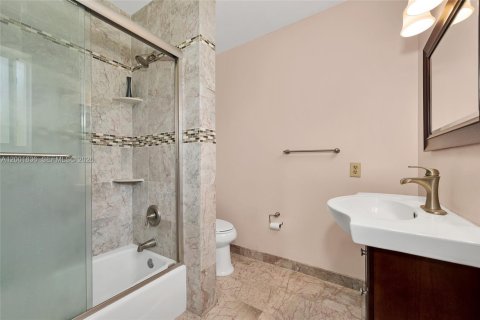 Villa ou maison à vendre à Pinecrest, Floride: 3 chambres, 150.78 m2 № 2068817 - photo 27