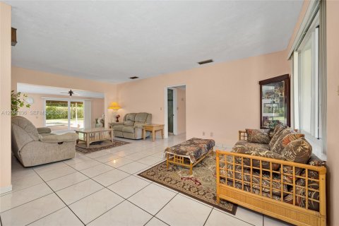 Villa ou maison à vendre à Pinecrest, Floride: 3 chambres, 150.78 m2 № 2068817 - photo 12