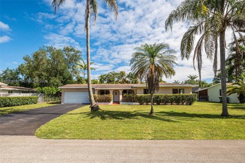 Villa ou maison à vendre à Pinecrest, Floride: 3 chambres, 150.78 m2 № 2068817 - photo 3