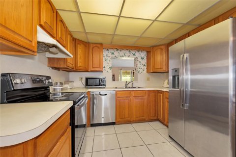 Villa ou maison à vendre à Pinecrest, Floride: 3 chambres, 150.78 m2 № 2068817 - photo 24