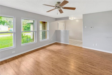 Casa en venta en Brandon, Florida, 3 dormitorios, 106.37 m2 № 1900361 - foto 16
