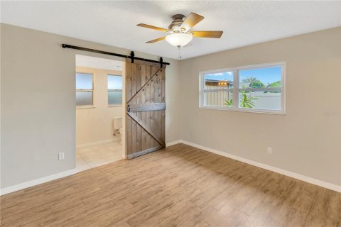 Casa en venta en Brandon, Florida, 3 dormitorios, 106.37 m2 № 1900361 - foto 4