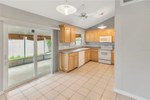 Casa en venta en Brandon, Florida, 3 dormitorios, 106.37 m2 № 1900361 - foto 9