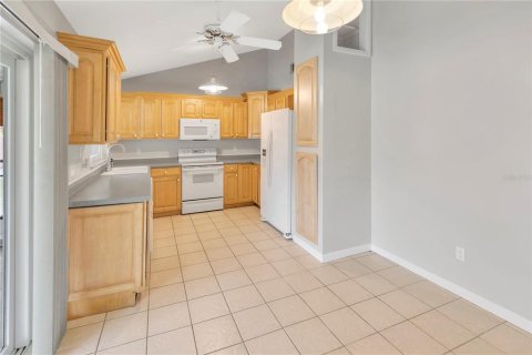 Casa en venta en Brandon, Florida, 3 dormitorios, 106.37 m2 № 1900361 - foto 10