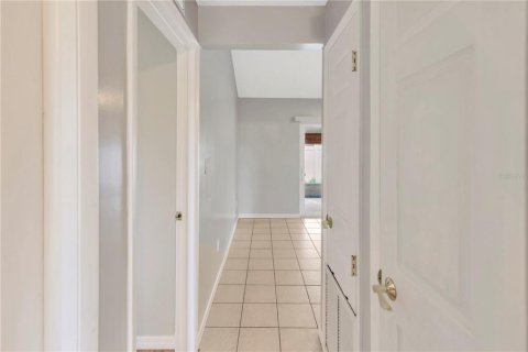 Casa en venta en Brandon, Florida, 3 dormitorios, 106.37 m2 № 1900361 - foto 3