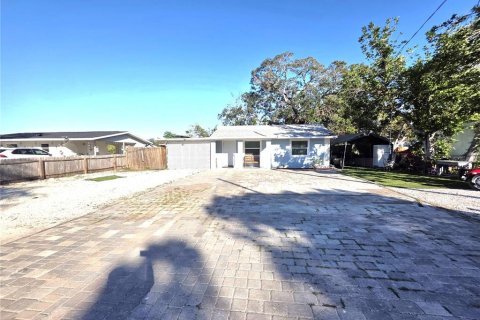 Casa en Bradenton, Florida 4 dormitorios, 119.84 m2 № 2139572