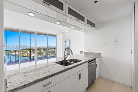 Copropriété à louer à North Bay Village, Floride: 2 chambres, 95.69 m2 № 2042413 - photo 10