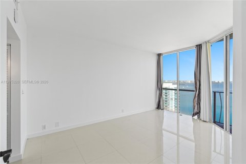 Copropriété à louer à North Bay Village, Floride: 2 chambres, 95.69 m2 № 2042413 - photo 19