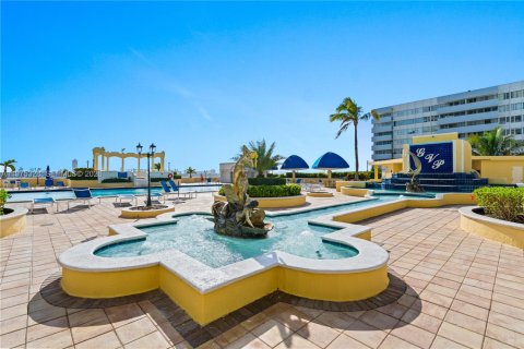 Copropriété à louer à North Bay Village, Floride: 2 chambres, 95.69 m2 № 2042413 - photo 25