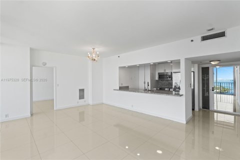 Copropriété à louer à North Bay Village, Floride: 2 chambres, 95.69 m2 № 2042413 - photo 6