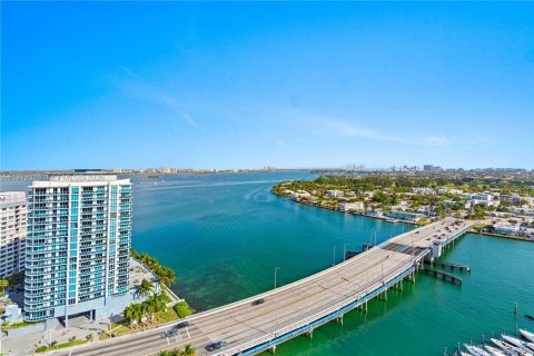 Copropriété à louer à North Bay Village, Floride: 2 chambres, 95.69 m2 № 2042413 - photo 3