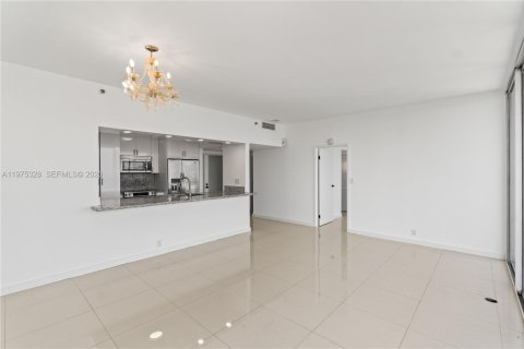 Copropriété à louer à North Bay Village, Floride: 2 chambres, 95.69 m2 № 2042413 - photo 7