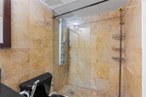 Copropriété à louer à North Bay Village, Floride: 2 chambres, 95.69 m2 № 2042413 - photo 15