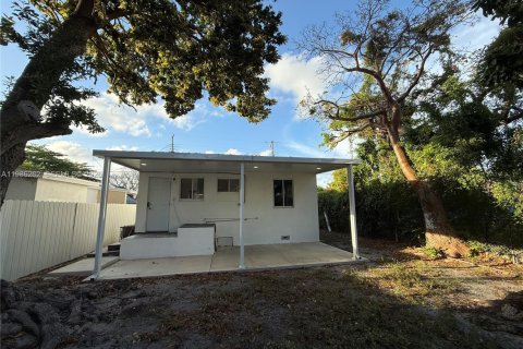 Casa en venta en Miami, Florida, 3 dormitorios, 74.32 m2 № 2047898 - foto 5