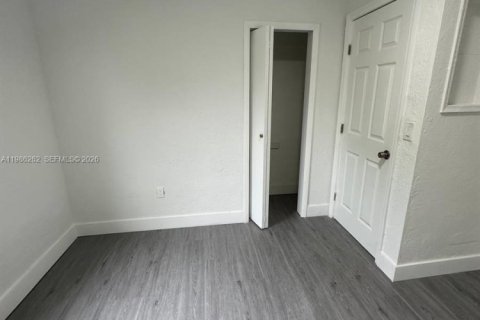 Casa en venta en Miami, Florida, 3 dormitorios, 74.32 m2 № 2047898 - foto 10