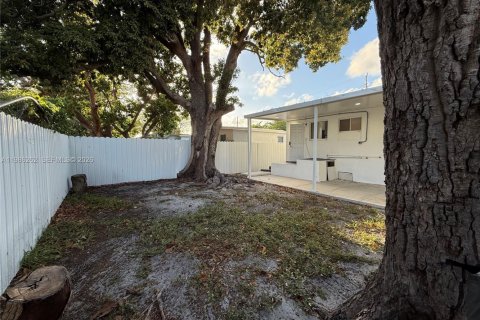 Casa en venta en Miami, Florida, 3 dormitorios, 74.32 m2 № 2047898 - foto 15