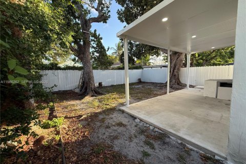 Casa en venta en Miami, Florida, 3 dormitorios, 74.32 m2 № 2047898 - foto 13
