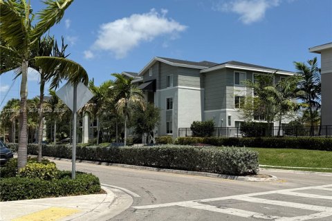 Casa en venta en Miami, Florida, 3 dormitorios, 74.32 m2 № 2047898 - foto 22