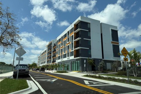 Casa en venta en Miami, Florida, 3 dormitorios, 74.32 m2 № 2047898 - foto 25