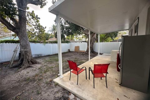 Casa en venta en Miami, Florida, 3 dormitorios, 74.32 m2 № 2047898 - foto 26