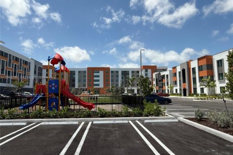 Casa en venta en Miami, Florida, 3 dormitorios, 74.32 m2 № 2047898 - foto 24