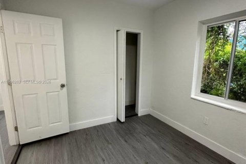 Casa en venta en Miami, Florida, 3 dormitorios, 74.32 m2 № 2047898 - foto 8
