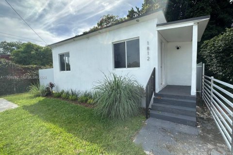 Casa en venta en Miami, Florida, 3 dormitorios, 74.32 m2 № 2047898 - foto 21