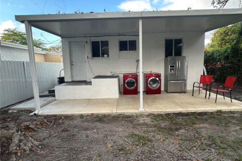 Casa en venta en Miami, Florida, 3 dormitorios, 74.32 m2 № 2047898 - foto 28