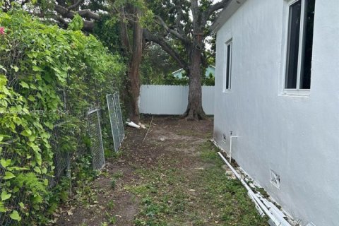 Casa en venta en Miami, Florida, 3 dormitorios, 74.32 m2 № 2047898 - foto 30