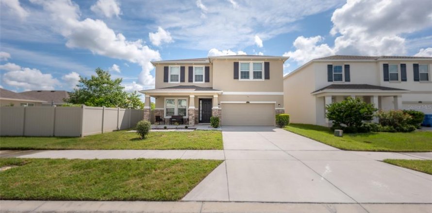 House in Odessa, Florida 4 bedrooms, 307.79 sq.m. № 1805106