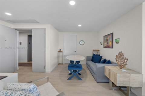 Купить кондоминиум в Майами, Флорида 3 спальни, 187.48м2, № 2046262 - фото 15