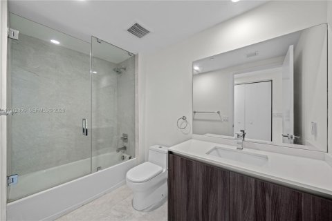 Купить кондоминиум в Майами, Флорида 3 спальни, 187.48м2, № 2046262 - фото 25
