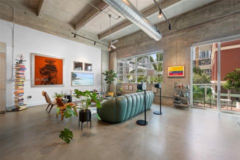 Condominio en venta en Miami, Florida, 1 dormitorio, 111.76 m2 № 1658776 - foto 6