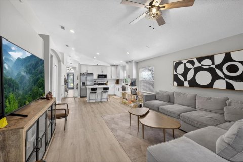 Casa en venta en Tampa, Florida, 3 dormitorios, 192.68 m2 № 2196427 - foto 9