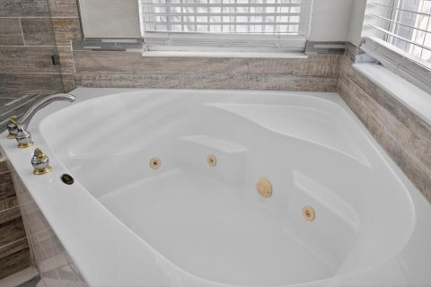Casa en venta en Tampa, Florida, 3 dormitorios, 192.68 m2 № 2196427 - foto 26