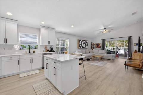 Casa en venta en Tampa, Florida, 3 dormitorios, 192.68 m2 № 2196427 - foto 11