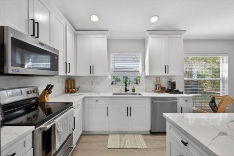 Casa en venta en Tampa, Florida, 3 dormitorios, 192.68 m2 № 2196427 - foto 12