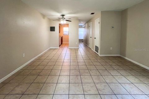 Townhouse in Gainesville, Florida 2 bedrooms, 92.16 sq.m. № 1901102 - photo 8