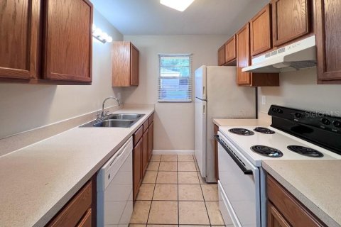 Townhouse in Gainesville, Florida 2 bedrooms, 92.16 sq.m. № 1901102 - photo 4